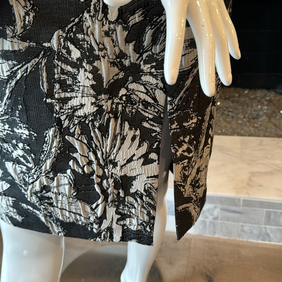 Hutch Off-Shoulder Black & Silver Floral Metallic Thread Brocade Dress Size 4 - Picture 4 of 12